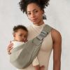 Porte bébé enfant Upsie Soft Olive Ergobaby Ambiance 5