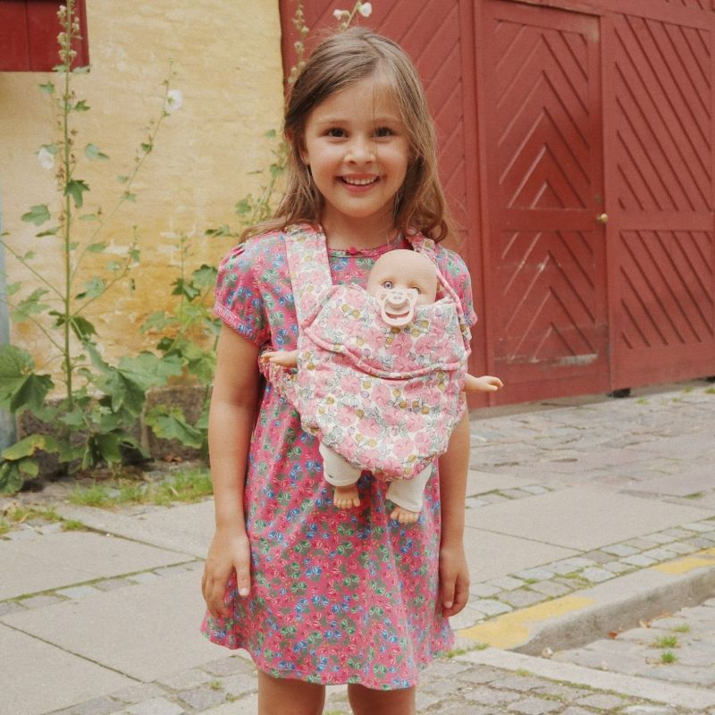 Porte-bébé pour poupée Rose Anglaise Konges Slojd Ambiance 5