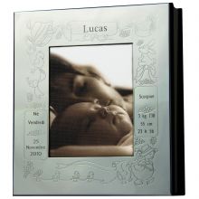 Cadre photo album thème naissance personnalisable (métal argenté)  par Valentin gravure