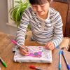 Trousse à colorier lavable et réutilisable Sirènes avec 10 feutres Eatsleepdoodle Ambiance 8