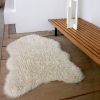 Tapis en laine Woolly Sheep blanc (110 x 75 cm)  par Lorena Canals