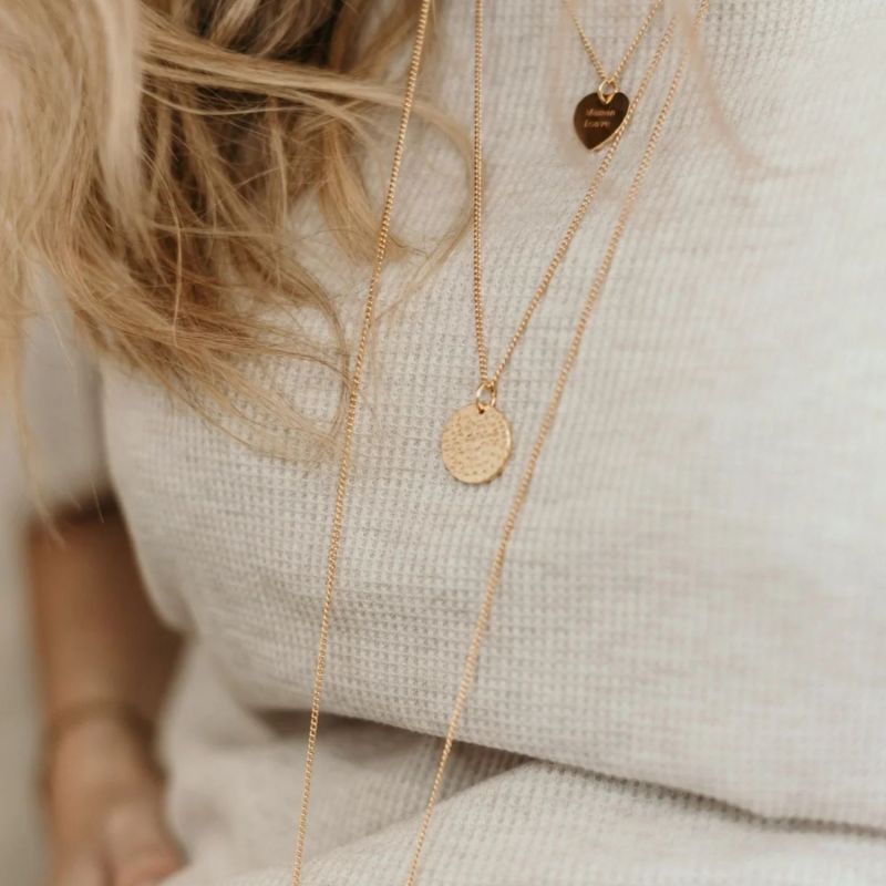 Collier médaille Coeur Tendresse personnalisable (or jaune 18 carats) Pleine Lune Ambiance 2