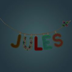 Lettre phosphorescente en tissu à suspendre E Rose