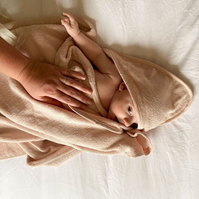 Cape de bain tablier XXL parent et bébé rose Candide Ambiance 5