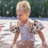 Brassards de natation Léopard beige (2-6 ans) Swim Essentials Ambiance 3