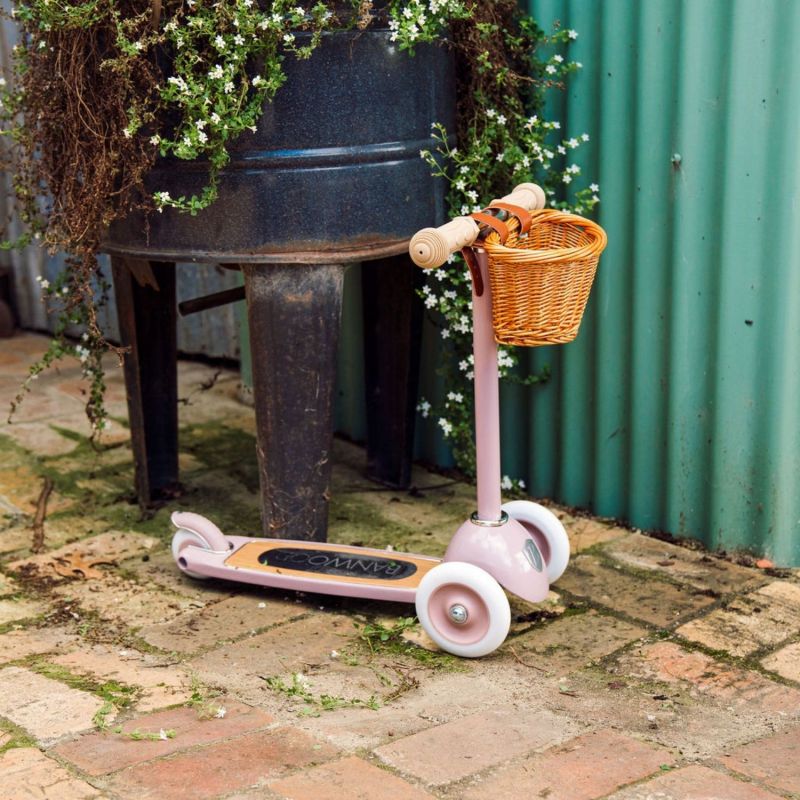 Trottinette Dusty Pink Banwood Ambiance 4