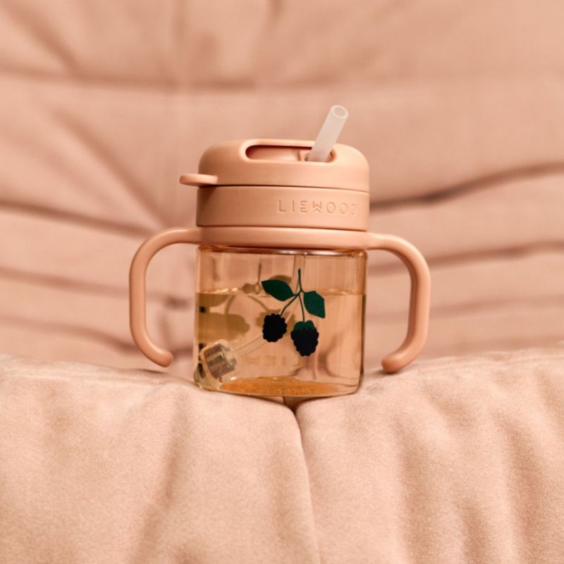 Tasse d'apprentissage Kai Berry Pale Tuscany (350 ml) Liewood Ambiance 2