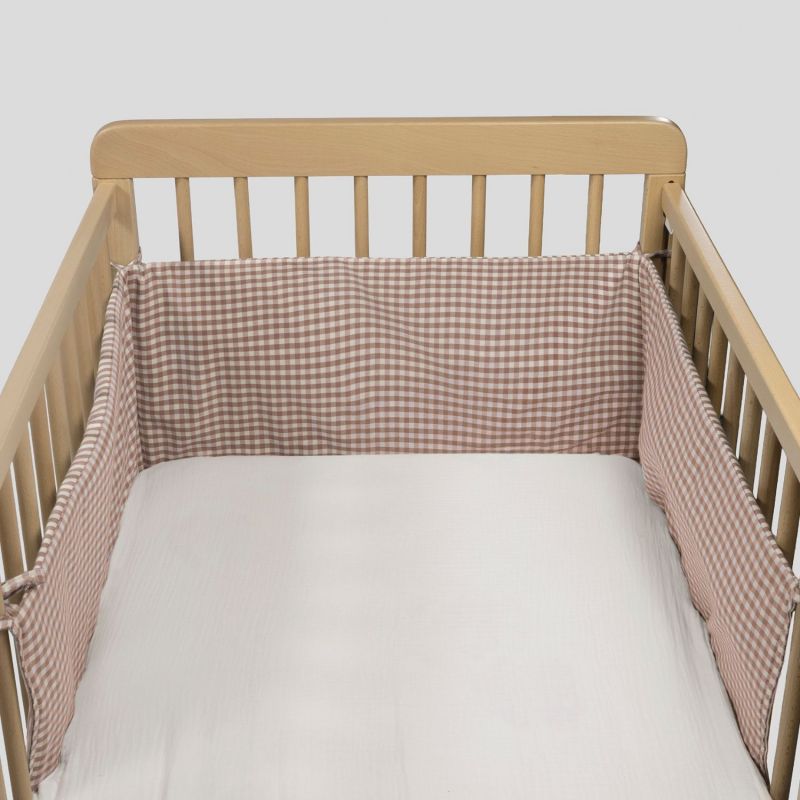 Tour de lit Praliné Vichy Rayures Moka (120x60 cm) Walking Mum Ambiance 2