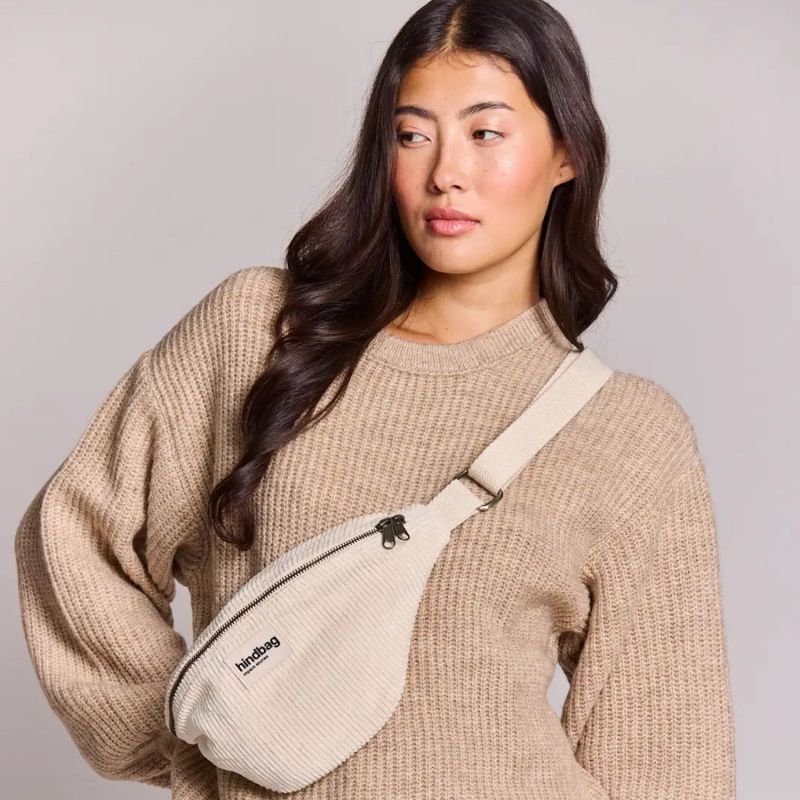 Sac banane Olivia Velours Beige Hindbag Ambiance 5