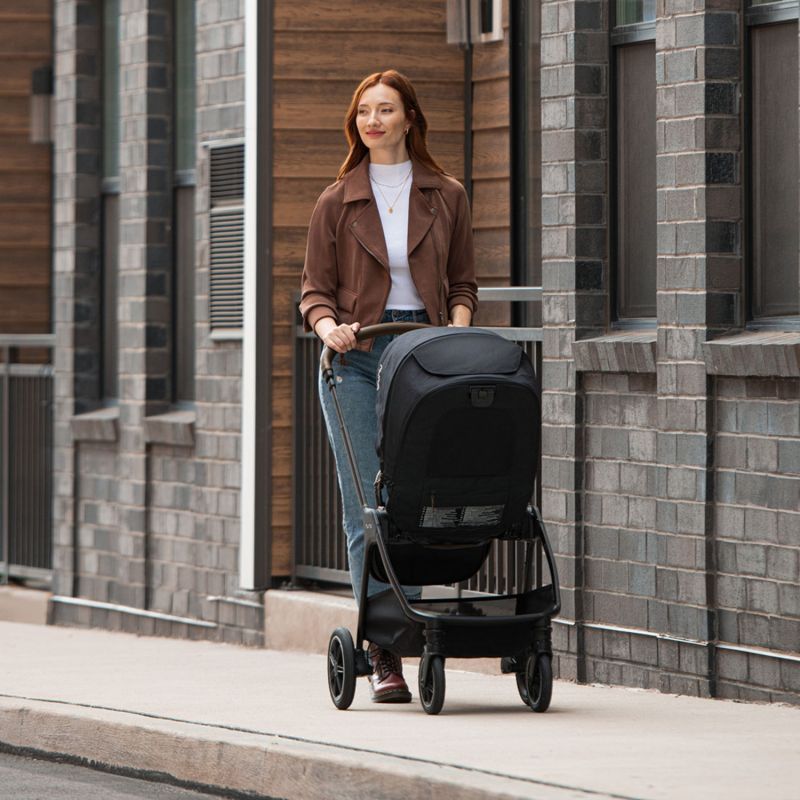 Poussette compacte et réversible TRIV NEXT Chestnut Nuna Ambiance 9