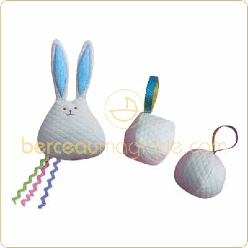 Set de 3 peluches damassé blanc (lapin, cube et balle) Trousselier