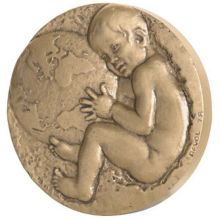 Presse-papiers 'Enfant chargé de l'avenir du monde' (bronze)  par Monnaie de Paris