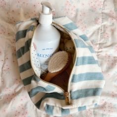 Trousse de toilette Vic éponge rayée blue cloud