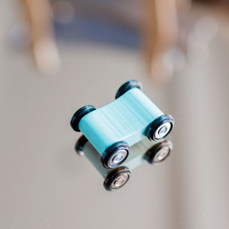 Rampe de course Emil avec 4 voitures Kindsgut Ambiance 7