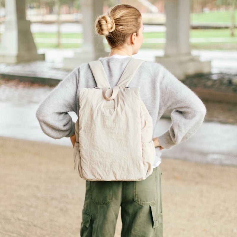 Sac à dos à langer Mellow beige Childhome Ambiance 5