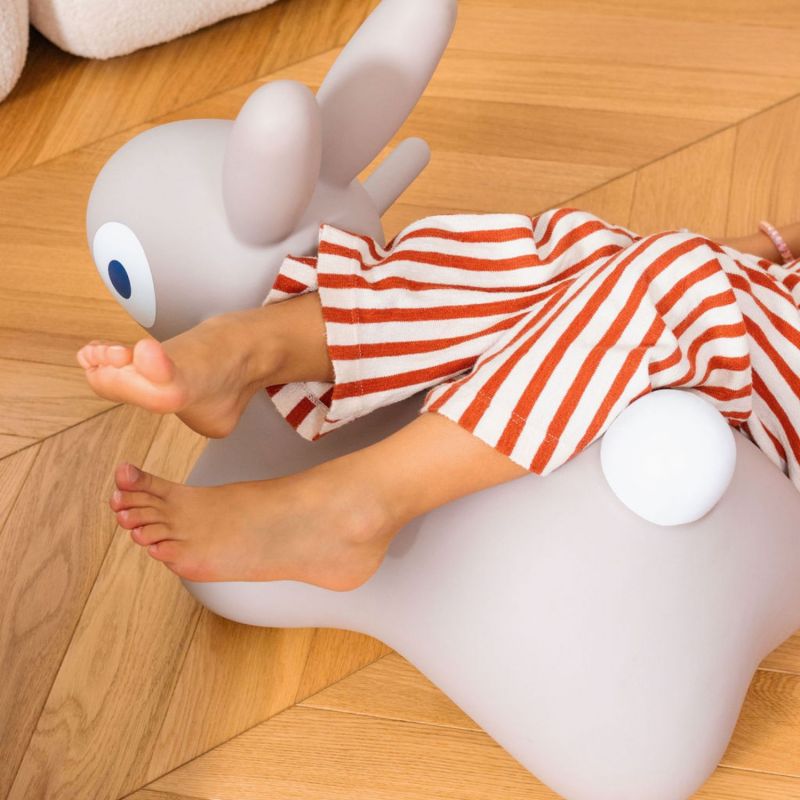 Ballon sauteur Hoppi Lapin Beige Quut Ambiance 4
