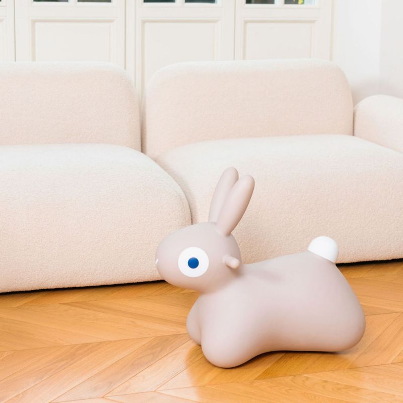 Ballon sauteur Hoppi Lapin Beige Quut Ambiance 5