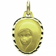 Médaille ovale Vierge au voile 16 mm facettée (or jaune 750°)  par Maison Augis