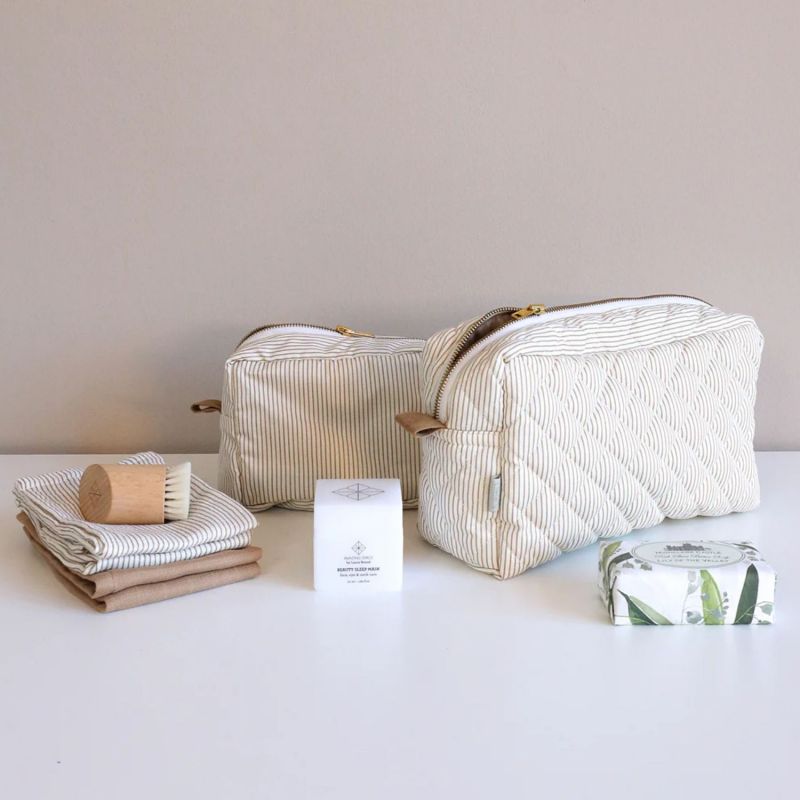 Petite trousse de toilette Classic Stripes Camel Cam Cam Copenhagen Ambiance 2