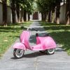 Porteur scooter rose  par Ambosstoys