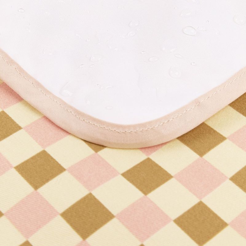 Tapis à langer imperméable Yellow pink mosaic Hyde Park Nobodinoz Produit 3