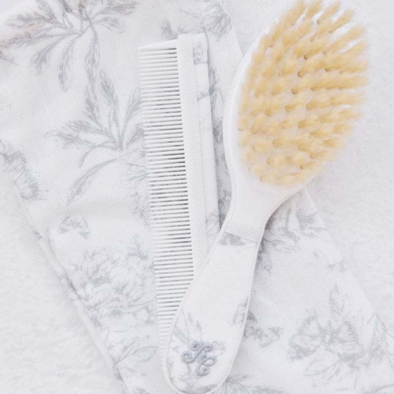 Brosse et peigne imprimé inspiration Toile de Jouy gris Tartine et Chocolat Ambiance 3