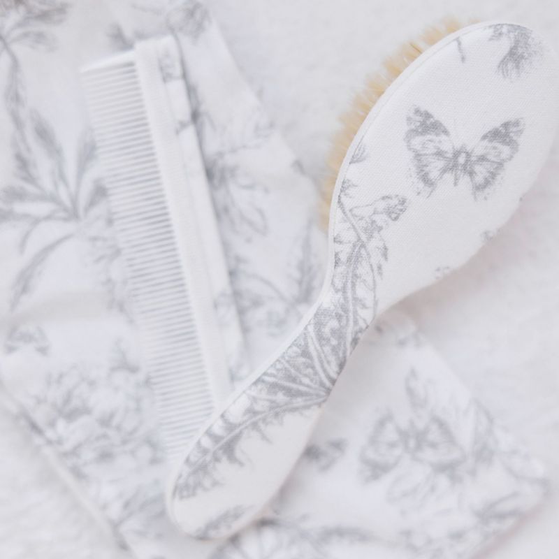 Brosse et peigne imprimé inspiration Toile de Jouy gris Tartine et Chocolat Ambiance 4