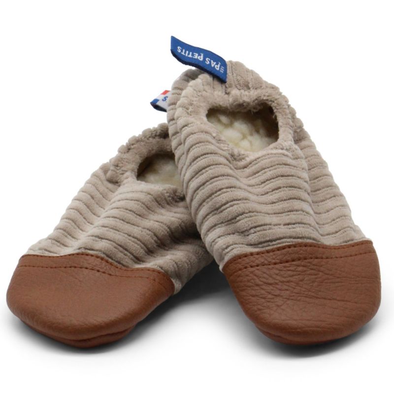 Chaussons Les Petits Velours Noisettes (pointures 18-20) Les Pas Petits Produit 1