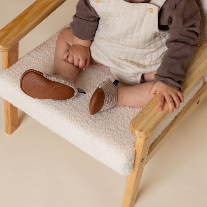 Chaussons Les Petits Velours Noisettes (pointures 18-20) Les Pas Petits Ambiance 2