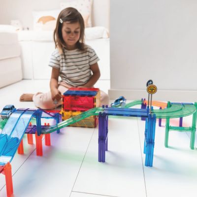 Kit de construction magnétique Circuit de voitures Intense (65 pièces)