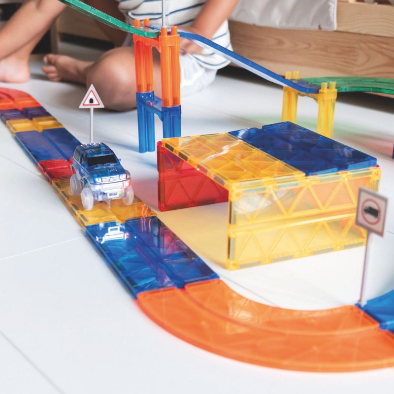 Kit de construction magnétique Circuit de voitures Intense (65 pièces) Cleverclixx Ambiance 7