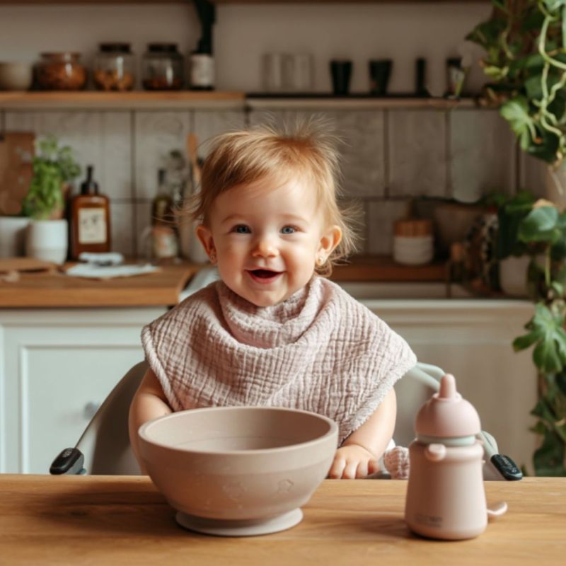 Bavoir d'épaule 2 en 1 Burpy Nude Powder Babyshower Ambiance 2