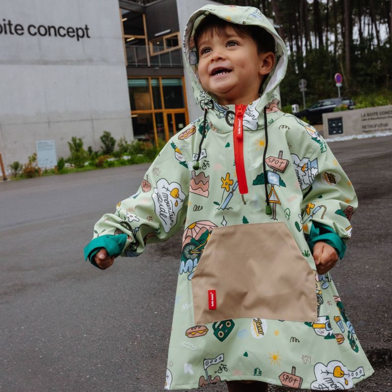 Poncho de pluie Mountain Ride (4-6 ans) Hello Hossy Ambiance 5