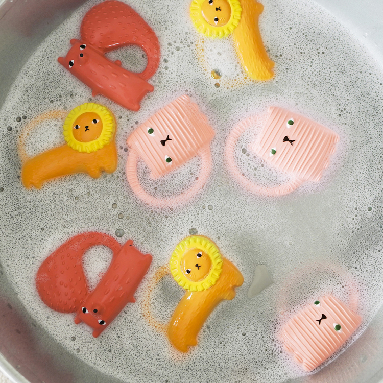 Jouet de dentition/bain pour bébé Ginge Cat le chat, rose, design Donna  Wilson x Oli & Carol