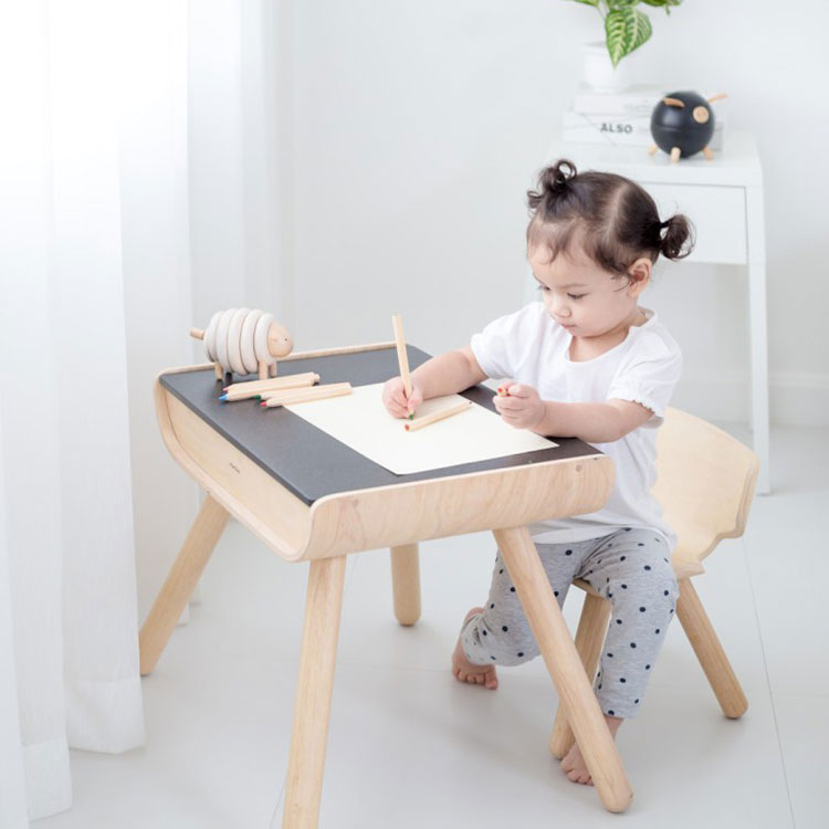 Table et chaise en bois (Plan Toys) - Couverture