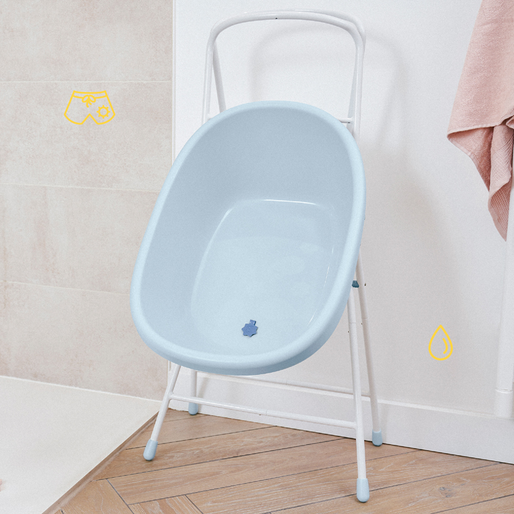 Badabulle baignoire pour bébé baleine, made in europe, peut contenir un  hamac ou un fauteuil de bain, des la naissance a 24 mois B019008 - Conforama