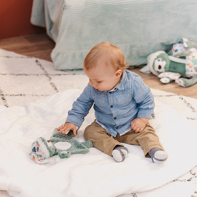 Cube d'activités jouet éveil bébé Chillos le paresseux - Les Déglingos –  Deglingos